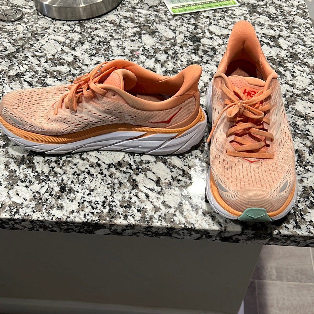 Hoka Clifton 8